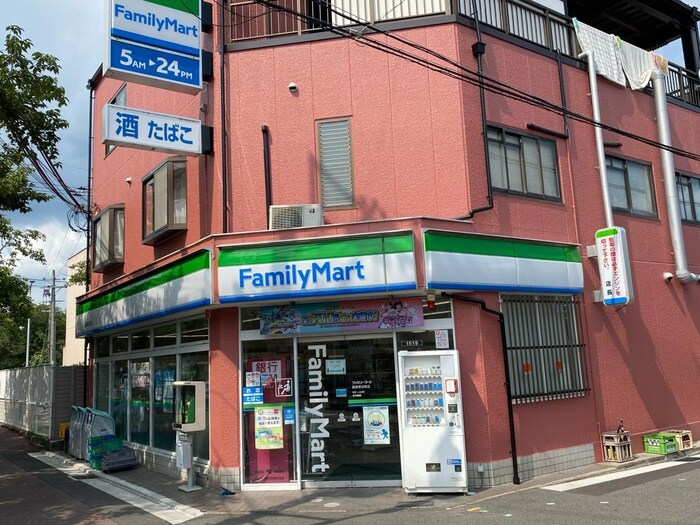 ファミリーマート藤原春日町店(コンビニ)まで500m ウエストハイツＰ１