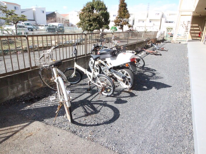 駐輪場 梁守マンション