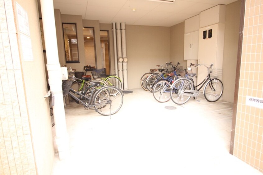 駐輪場 エスティライフ新大阪(803)