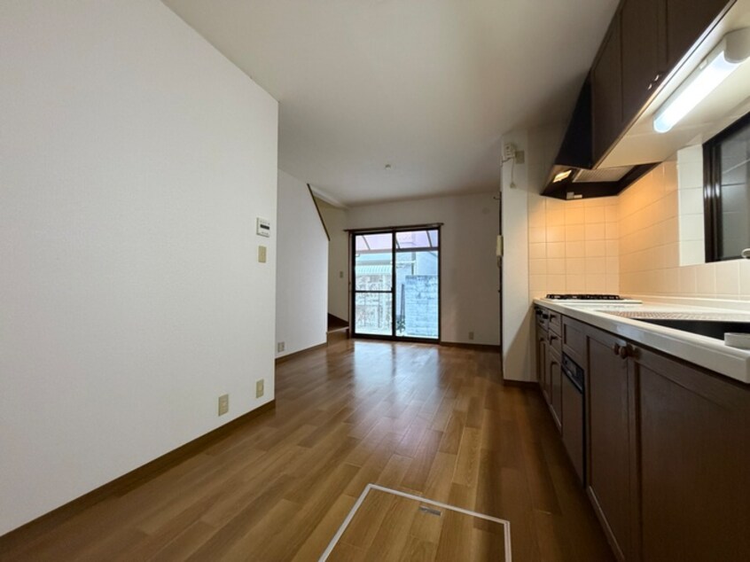 居室 塚本通5丁目貸家