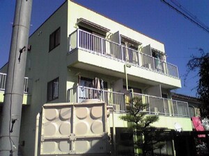ハイツ山岡