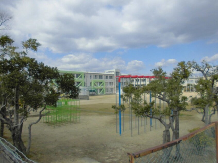 星田小学校(小学校)まで494m ラフィネ星田