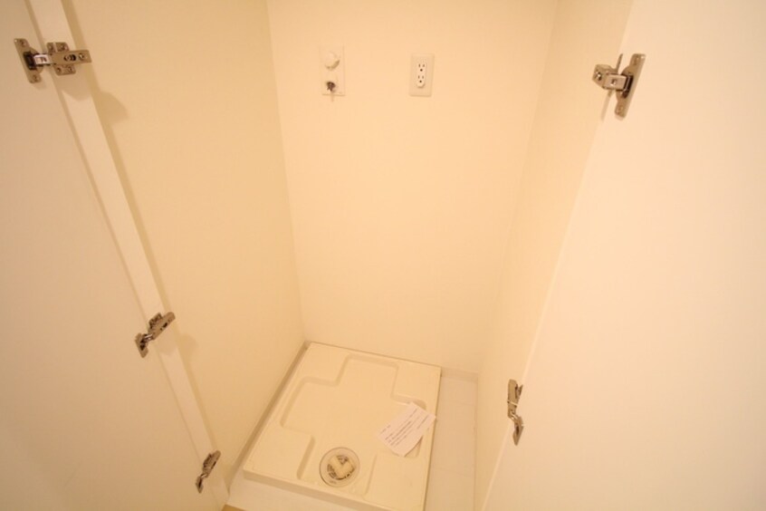 洗濯機置場 レジディア神戸磯上