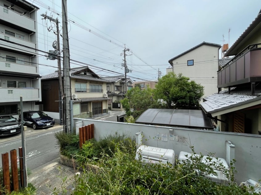 室内からの展望 ピラ－ズ御所西