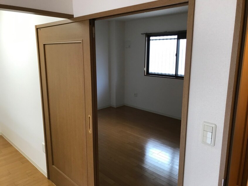 居室 ソレーユ関西