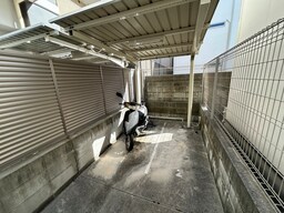 バイク置き場