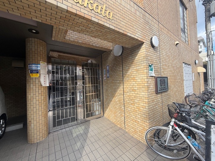 エントランス部分 ﾗｲｵﾝｽﾞﾏﾝｼｮﾝ南方（402）