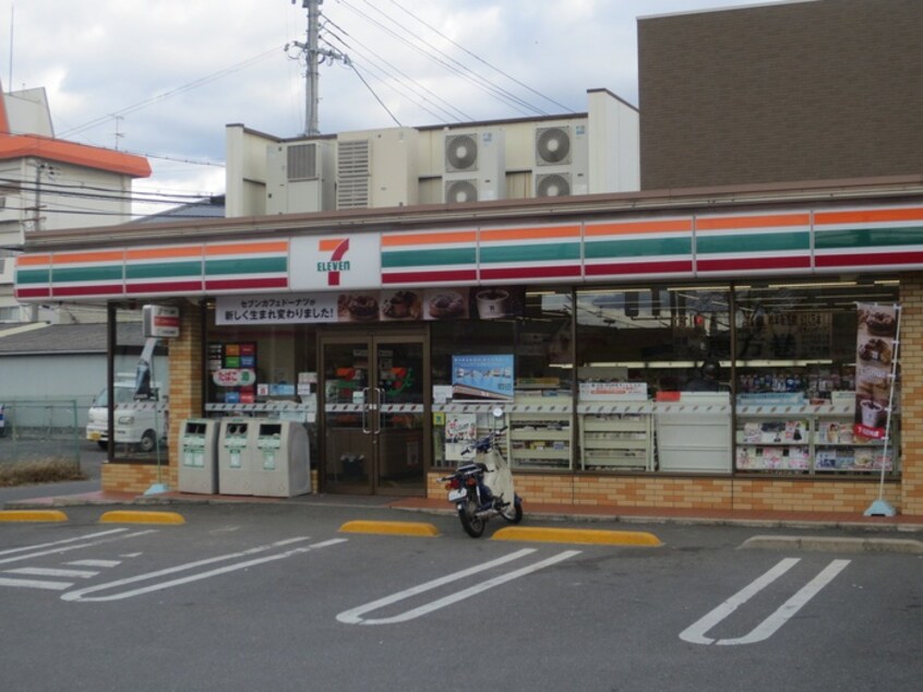 セブンイレブン東大阪稲葉3丁目店(コンビニ)まで400m ミワパラディ花園Ⅱ