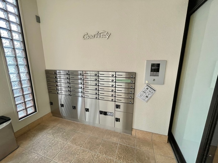 エントランス部分 カ－サ・ヴェルディ