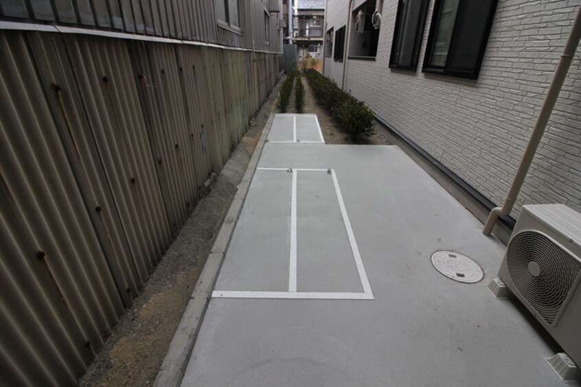 バイク置き場 St.Residence七道