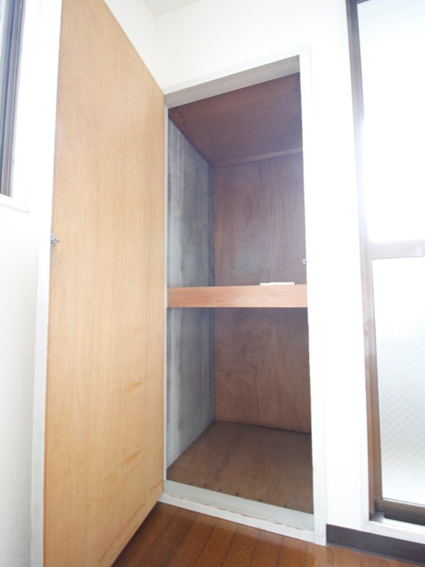 収納 メゾンオリエント