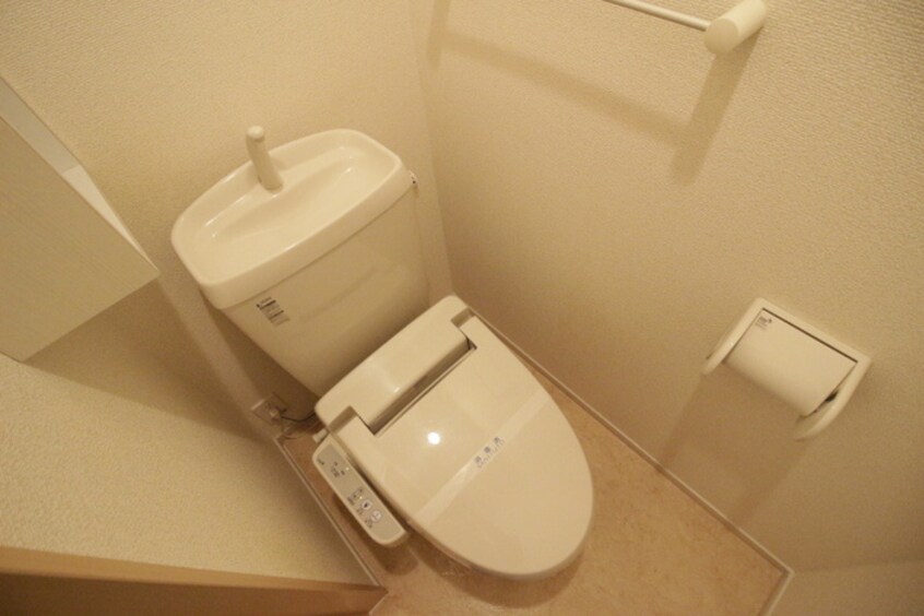 トイレ ウッディーバレイⅡ