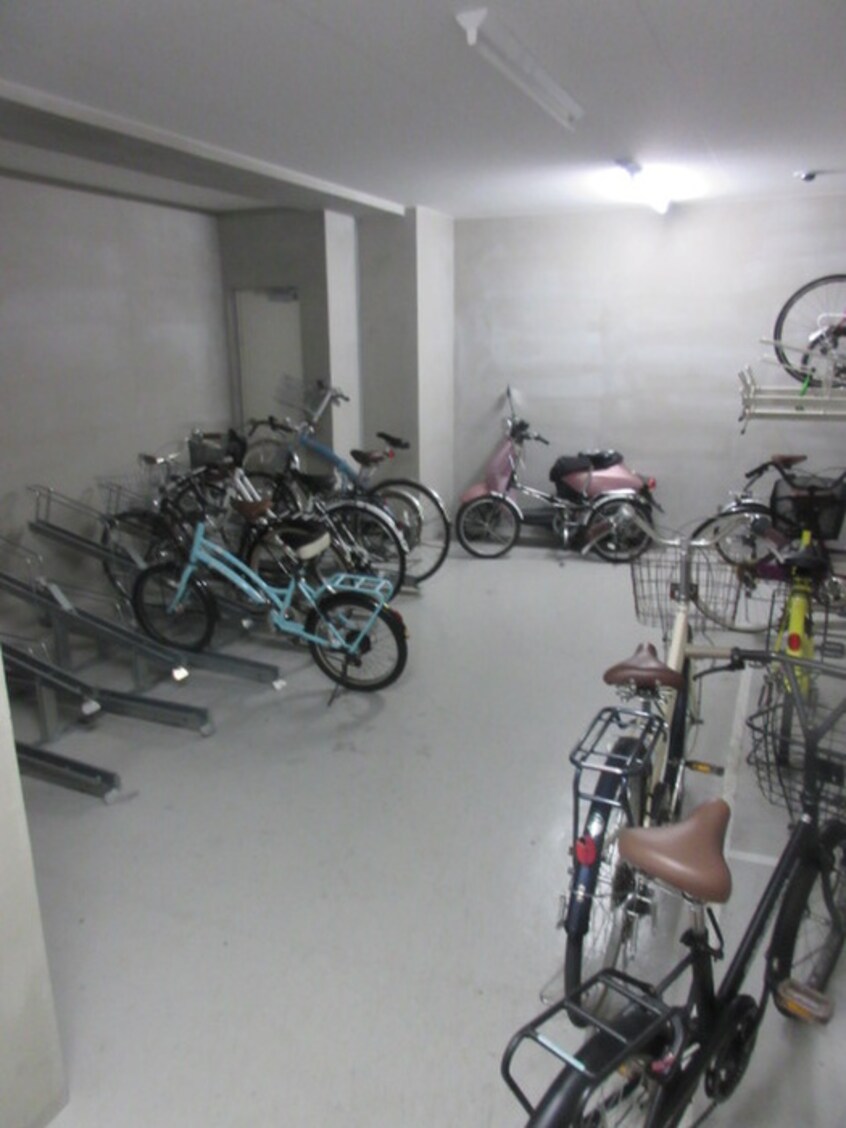 駐輪場 ウインズコート西梅田