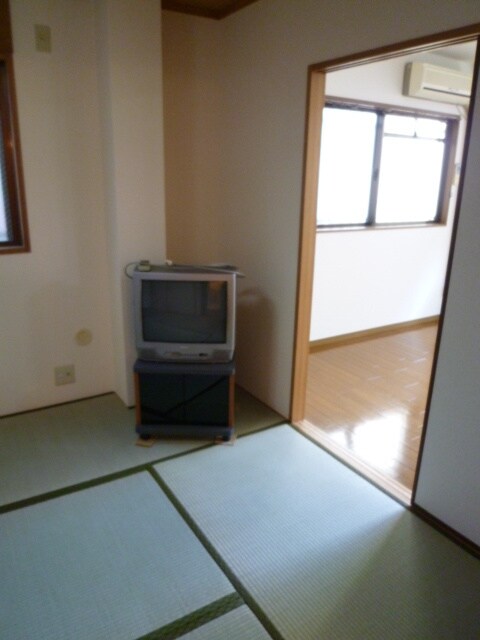 居室 ｴｸｾﾚﾝﾄ江坂