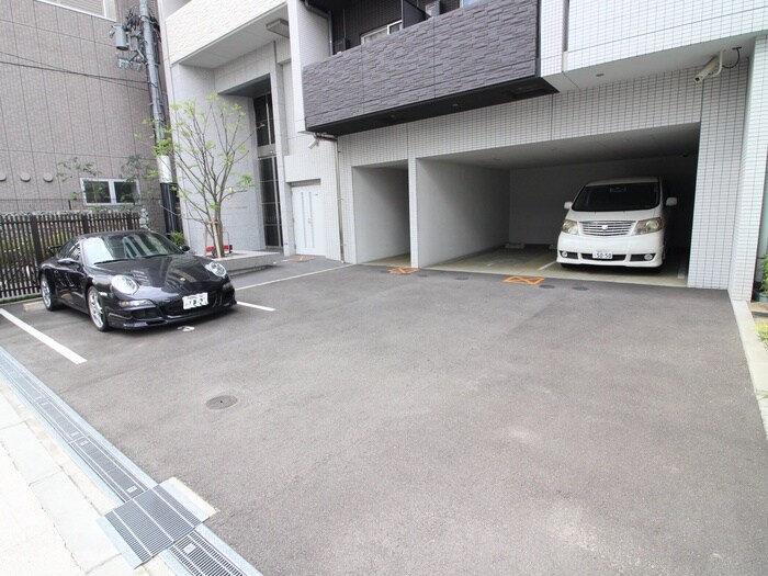駐車場 ﾌｧｰｽﾄｽﾃｰｼﾞ梅田ＷＥＳＴ(208)