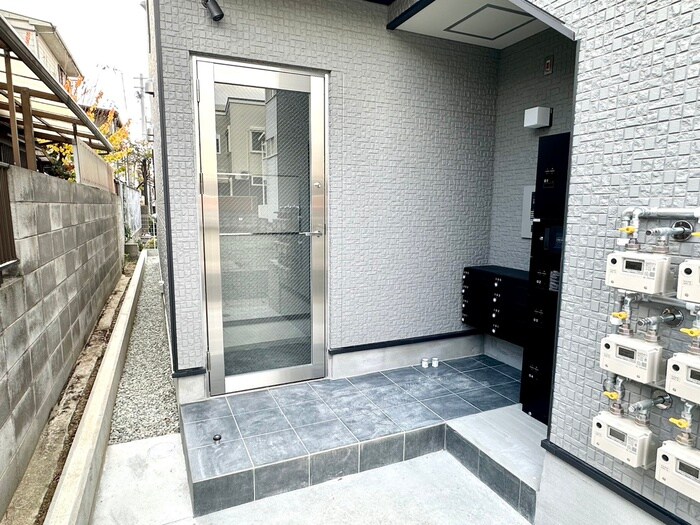 エントランス部分 ハーモニーテラス椥辻中在家町