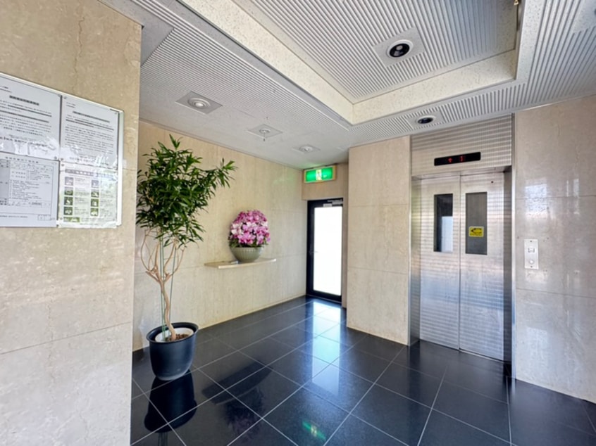 エントランス部分 サンロ－ド蔵前