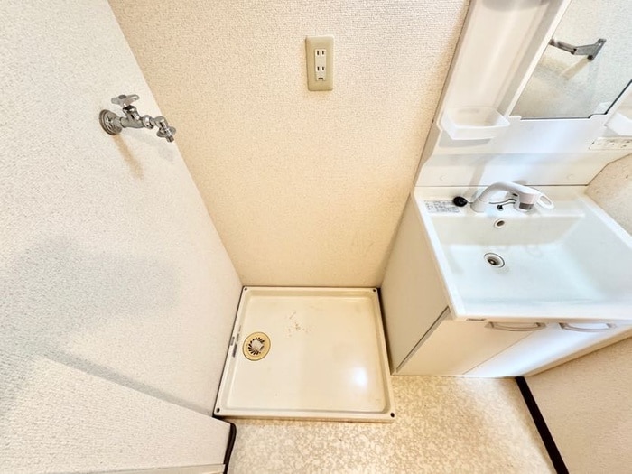 洗濯機置場 リバ－サイドマンション川勝