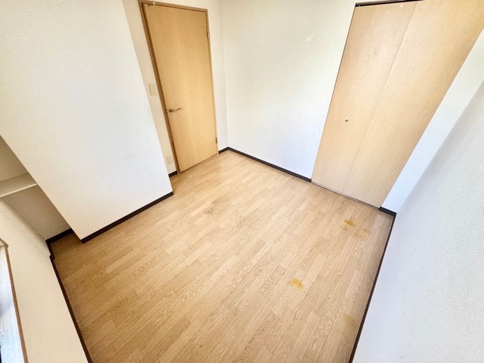 居室 リバ－サイドマンション川勝