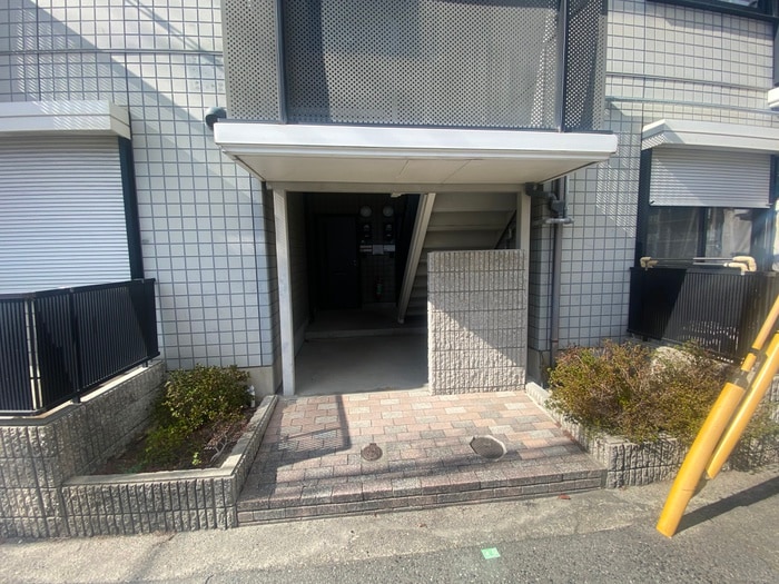 エントランス部分 クリアースカイ８　Ｂ棟