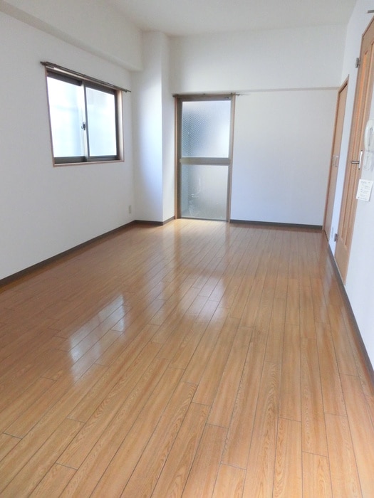 居室 レドモンド烏丸