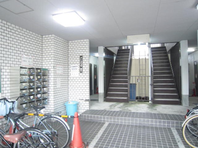 エントランス部分 プレアール高槻春日