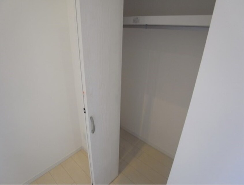 収納 メゾンド　イスティクラール