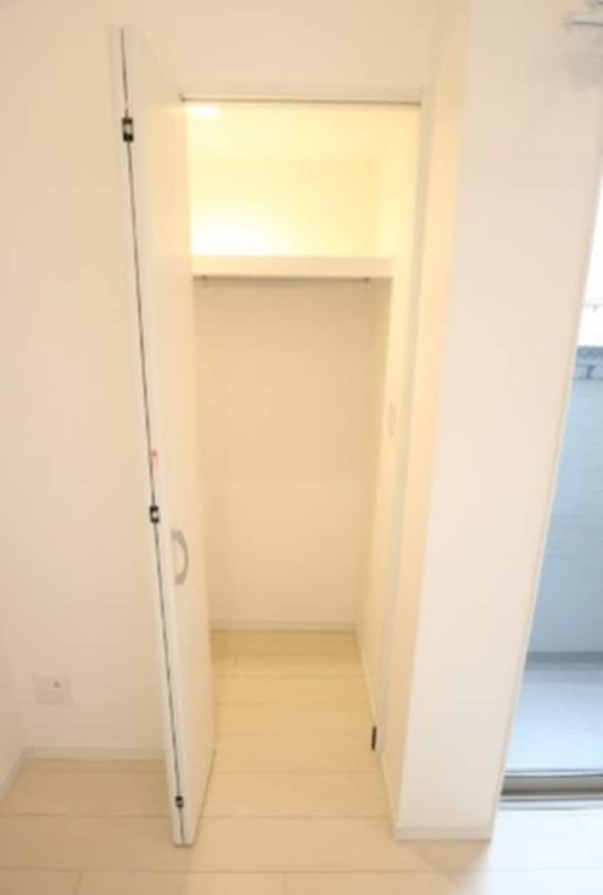 収納 メゾンド　イスティクラール