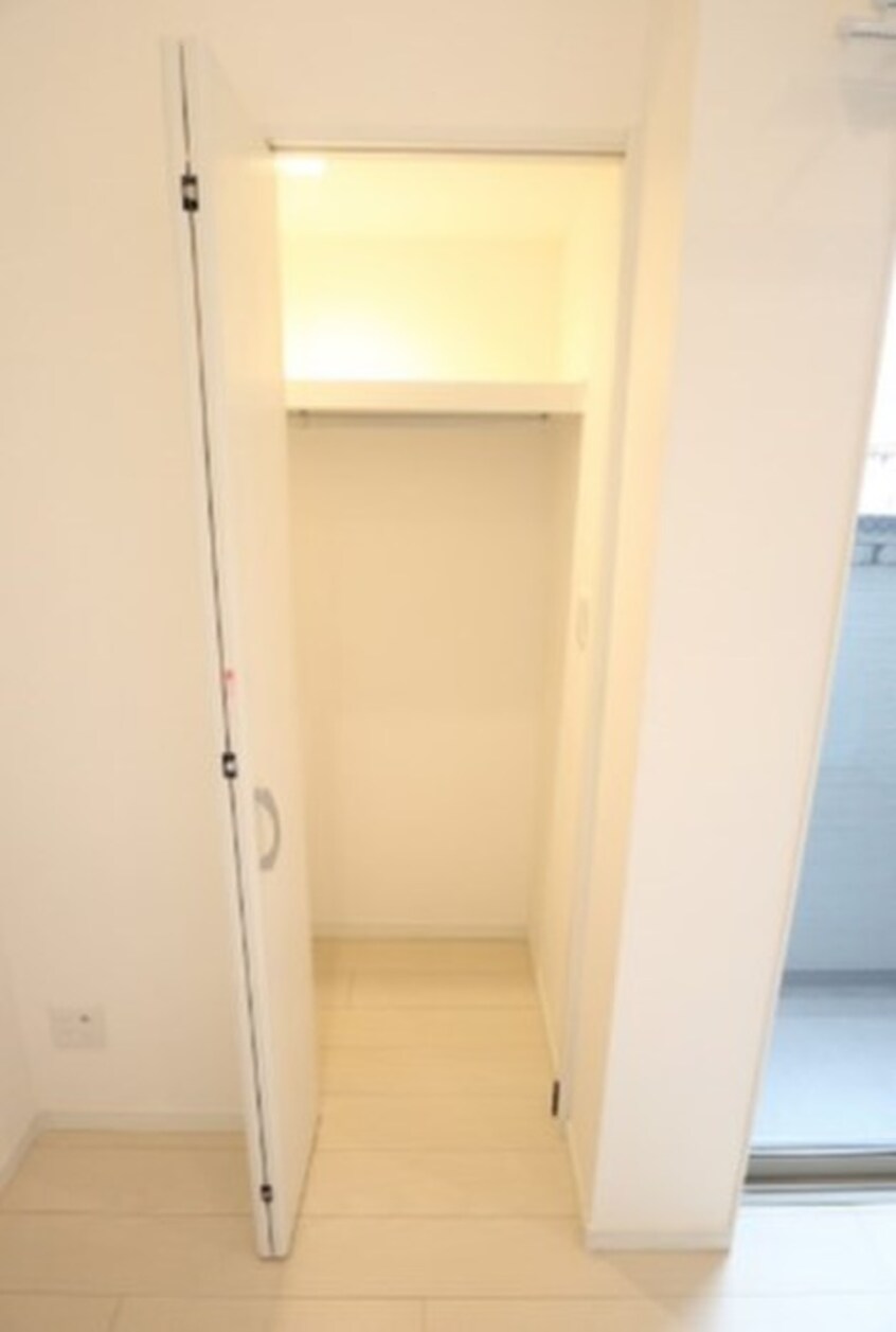 収納 メゾンド　イスティクラール