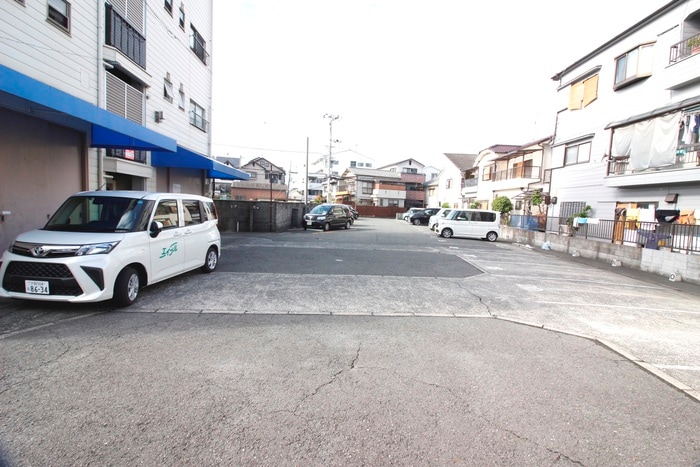 駐車場 白房荘１号館