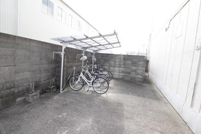 駐輪場 白房荘１号館