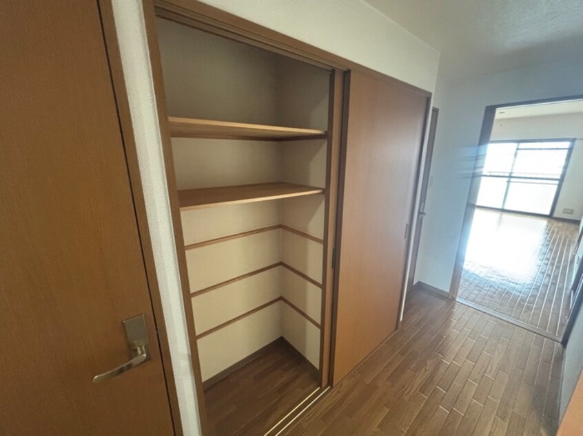 収納 アンシャンテ平野