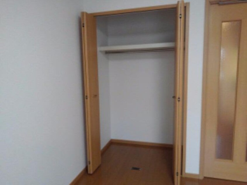 収納 シャロルエヌ