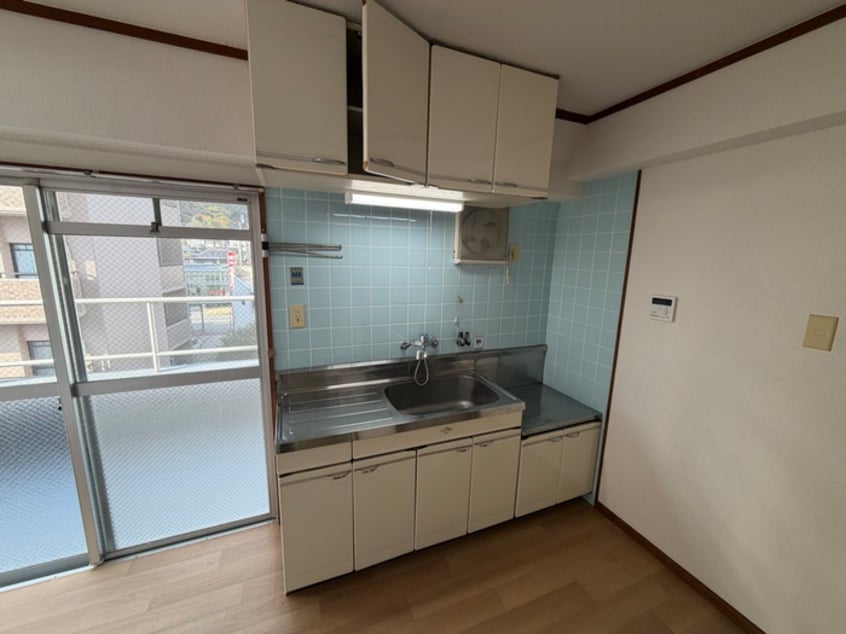 キッチン ロイヤル石井