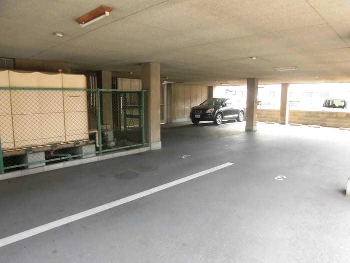 駐車場 メルヴェイユ