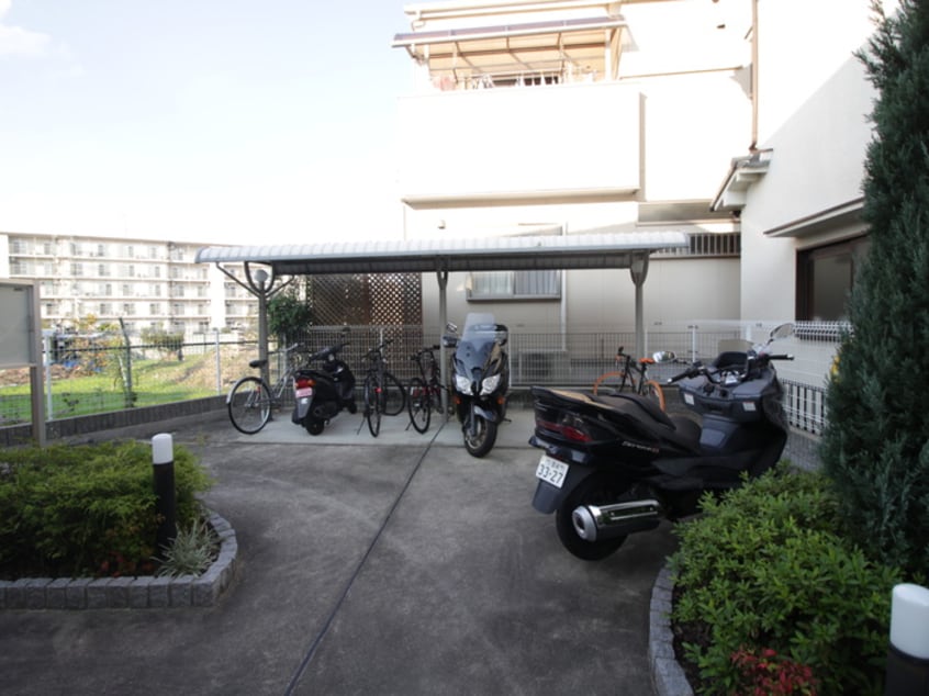 駐輪場 カーサ・グアリート