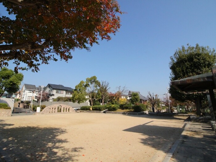 見徳山公園(公園)まで809m シャンヴェルジェ豊中Ⅰ