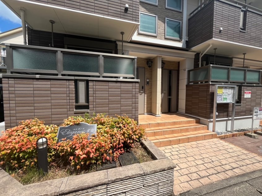 エントランス部分 エレガンス常盤