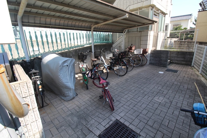 駐輪場 アビタシオンⅢ