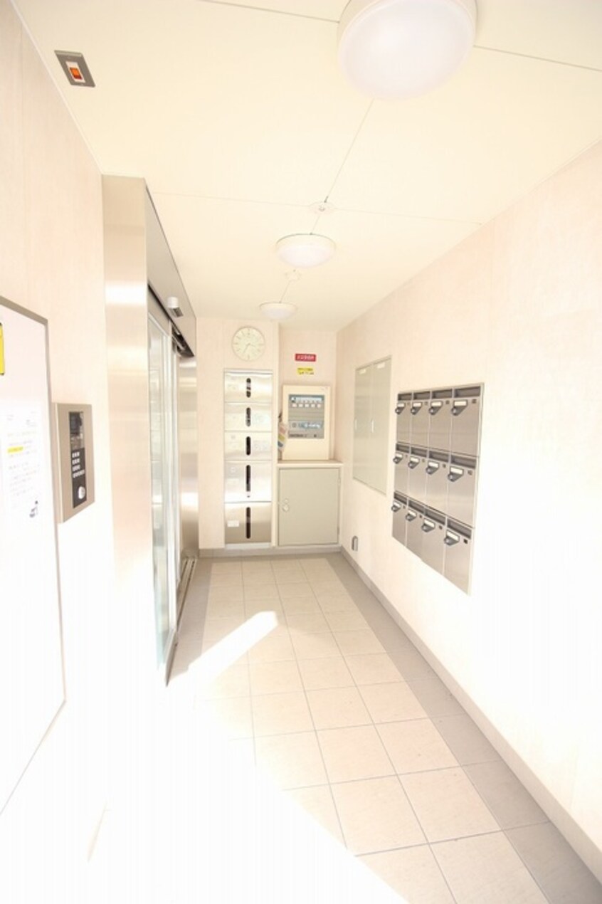 エントランス部分 アリエッタ桜塚