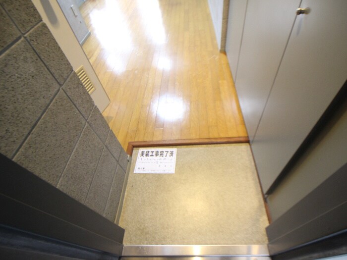 玄関 ノアム－ルセイキ