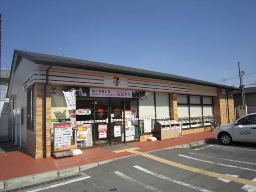 セブンイレブン(コンビニ)まで350m コアロ－ド鷹ヶ峰
