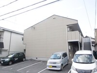 ファミール八田