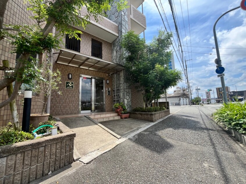 エントランス部分 ライズプレ－ス藤川