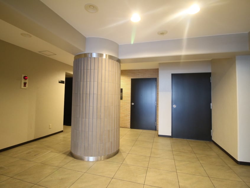 エントランス部分 レジデンス岩倉