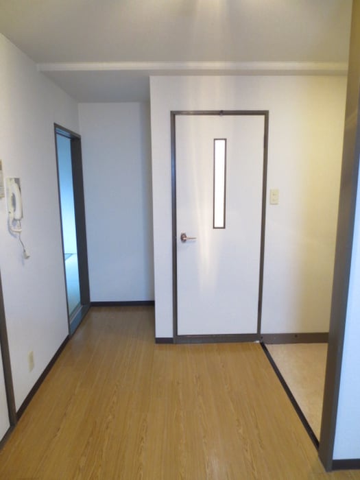 玄関 アヴェニ－ル向陽