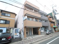 Ｐａｌａｚｚｏ Ｌｕｍｉｅｒａ