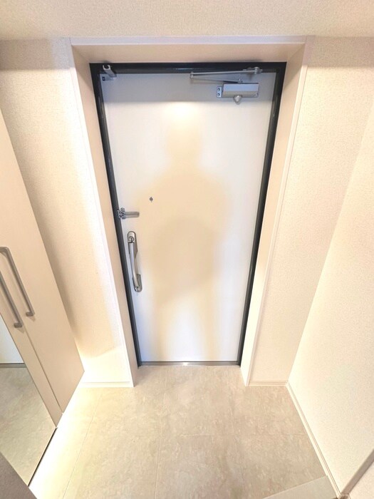 玄関 ｸﾛｰﾊﾞｰ・ﾚｼﾞﾃﾞﾝｽ京都西大路