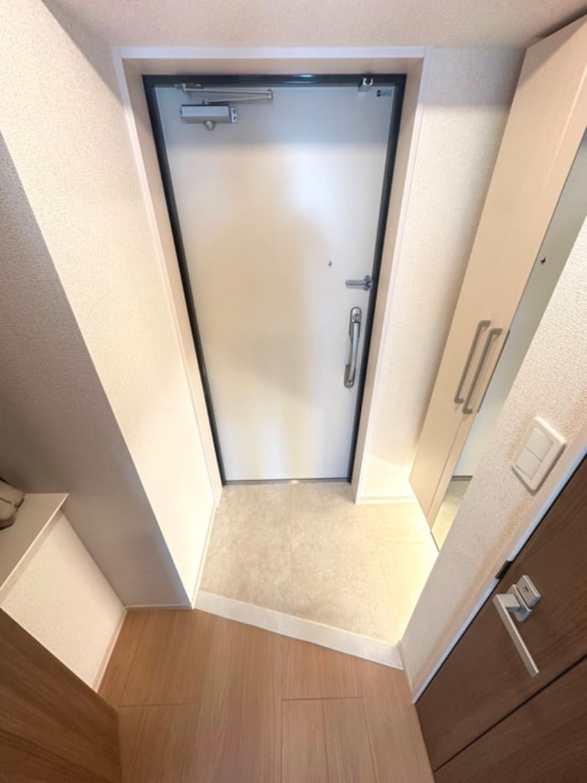 玄関 ｸﾛｰﾊﾞｰ・ﾚｼﾞﾃﾞﾝｽ京都西大路