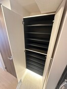 靴箱 ｸﾛｰﾊﾞｰ・ﾚｼﾞﾃﾞﾝｽ京都西大路